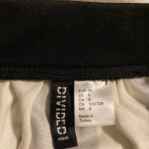 ~~ H&M skirt size 8 - Picture 3 of 5